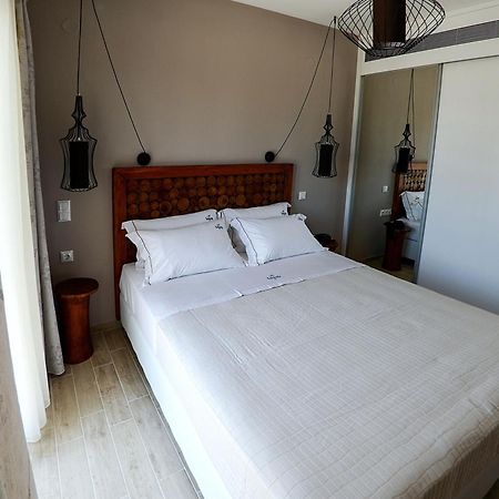 Hatzoudis Luxury Suites Chrysi Ammoudia Exterior foto