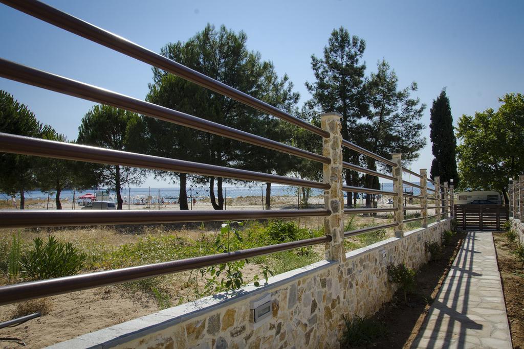 Hatzoudis Luxury Suites Chrysi Ammoudia Exterior foto